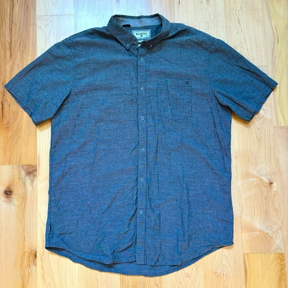 Billabong Short Sleeve Button-up Shirt - Picture 1 of 9
